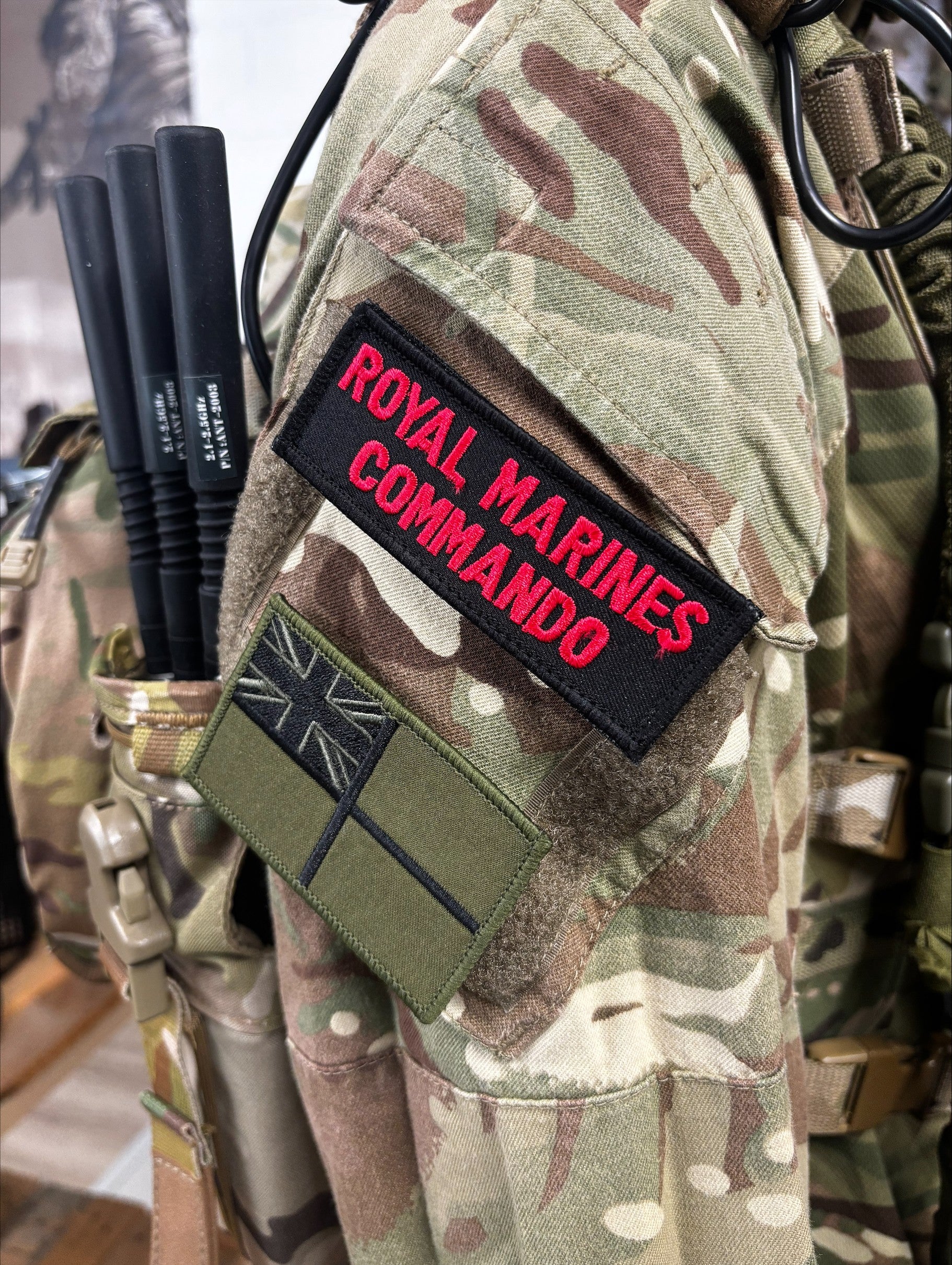 Royal Marines Commando Shoulder Flash Red/Black (PAIR)