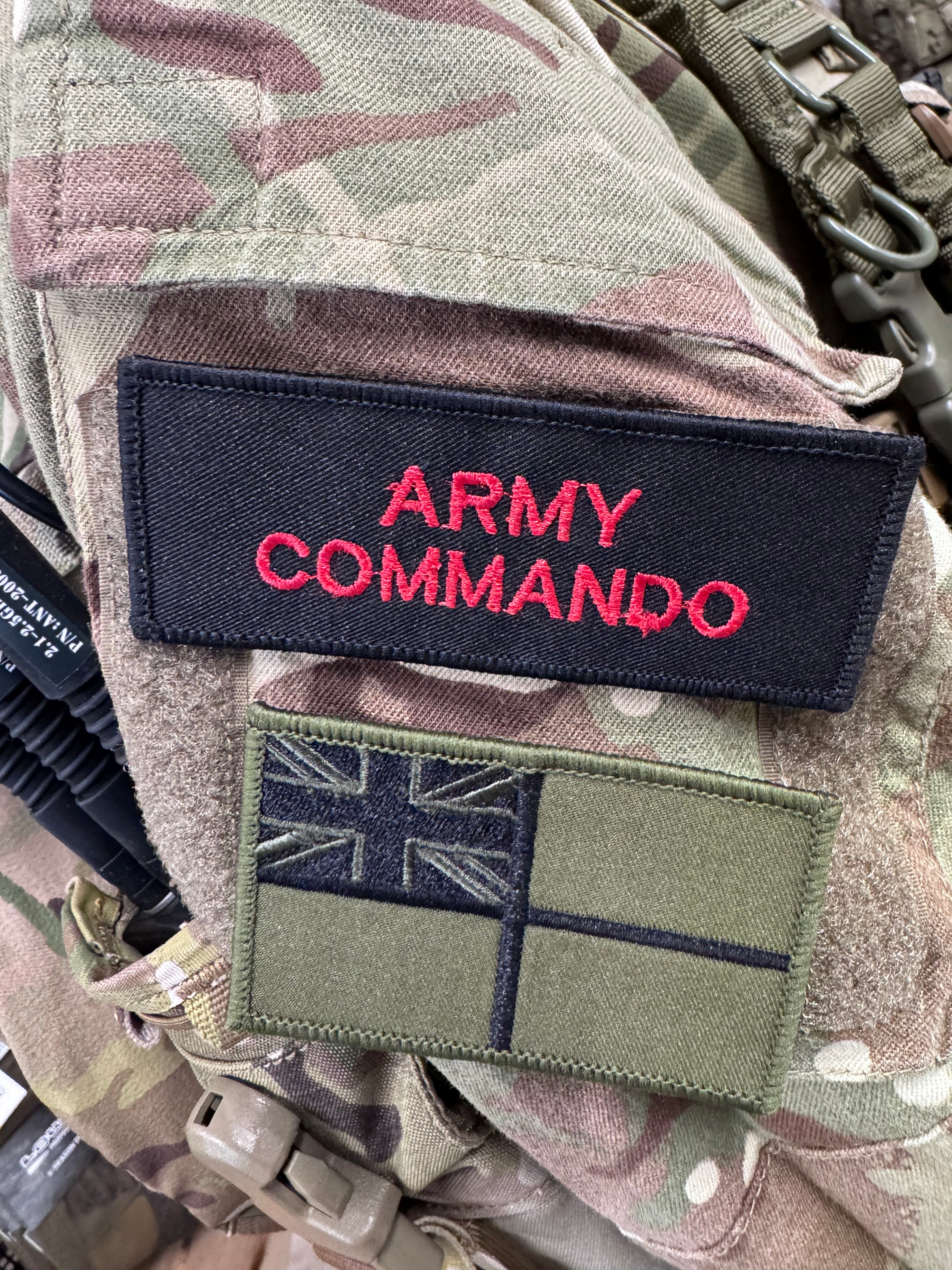 Army Commando Shoulder Flash Red/Black (PAIR)